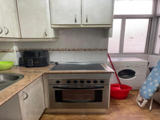 Cosy apartment with shared balcony, cleaning included - Sevilha - 5