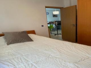 Cosy apartment with shared balcony, cleaning included - Sevilha - 3
