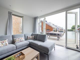 Holiday home with jetty near Amsterdam, cleaning included - Uitgeest - 1