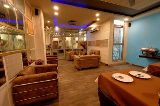 A Family Hotel Oppera Near IGI Airport - New Delhi - 9