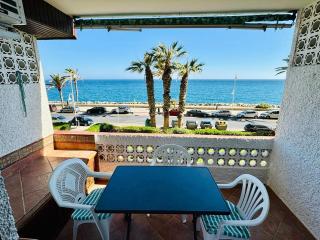 Beachfront Apartment with a View, cleaning included - Almuñécar - 9