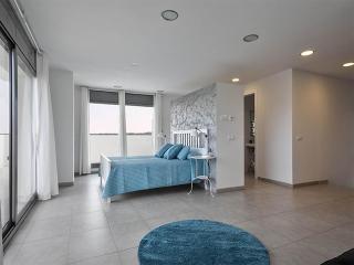 Family Oasis w Private Pool, cleaning included - 5