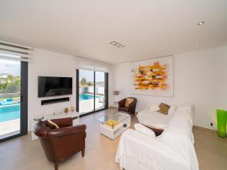 Villa in Torremendo with Pool & Reservoir View, cleaning included - Torremendo - 8