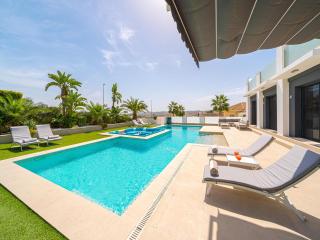 Villa in Torremendo with Pool & Reservoir View, cleaning included - Torremendo - 0