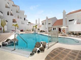 Apartment in Adeje near Playa Fañabé, cleaning included - - 0