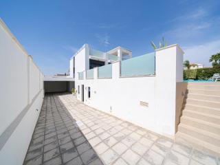 Villa in Torremendo with Pool & Reservoir View, cleaning included - Torremendo - 4