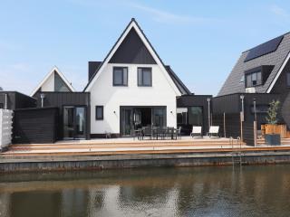 Holiday Home in Stavoren with Jetty, cleaning included - Stavoren - 1