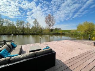 Fantastic villa in Ooltgensplaat with jetty, cleaning included - Ooltgensplaat - 3