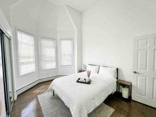 NYC 20 Min WD 4 BDRM Luxury at Great Value - North Bergen - 9
