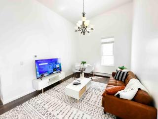 NYC 20 Min WD 4 BDRM Luxury at Great Value - North Bergen - 2