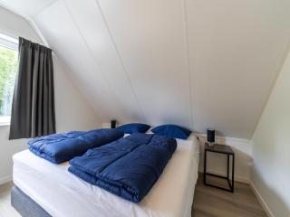 Tranquil Lakeside Stay, cleaning included - Simonshaven - 4