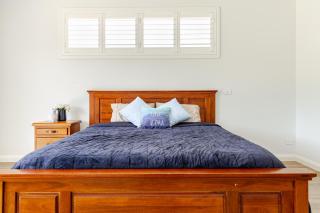 Large Family Getaway with Centralised Heating - - 5