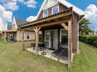 Tranquil Lakeside Stay, cleaning included - Simonshaven - 3