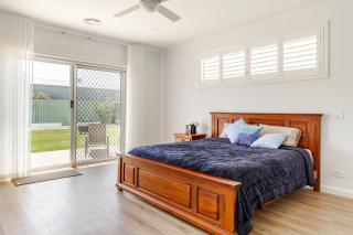 Large Family Getaway with Centralised Heating - - 7