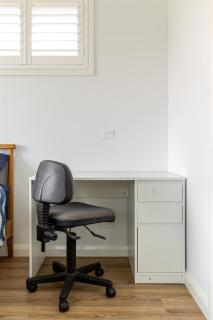 Large Family Getaway with Centralised Heating - Shepparton - 1