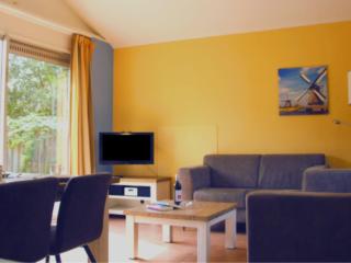 Enjoy a 6-person bungalow, cleaning included - Zevenhuizen - 0