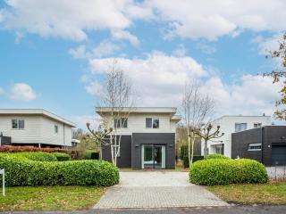 Modern Villa in Harderwijk with bubble bath, cleaning included - Zeewolde - 3