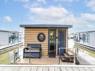 Houseboat in Volendam by Marina Views, cleaning included - Volendam - 3