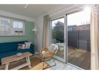 Holiday Home near Beach with Sunny Terrace, cleaning included - Westkapelle - 2