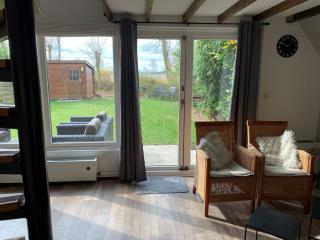 Holiday Home Tuitjenhorn near Coast, cleaning included - Tuitjenhorn - 2