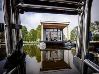 Modern houseboat with view of the Lake, cleaning included - Offingawier - 0