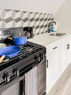 30 min to NYC Stylish 1 BD WD - Mount Vernon - 6