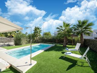 Elegant Home with Pool, cleaning included - 4