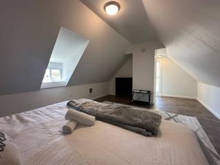GREAT VALUE 2 Bedroom Apt with 4 Beds SW4 - Johnstown - 9