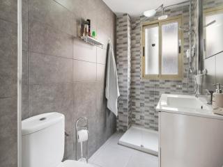 Benidorm Apartment with Pool Stay, cleaning included - Benidorm - 5