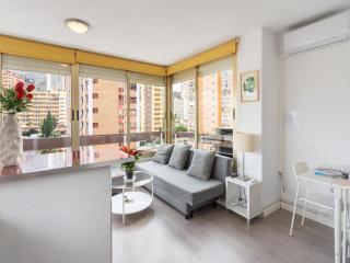 Benidorm Apartment with Pool Stay, cleaning included - Benidorm - 2
