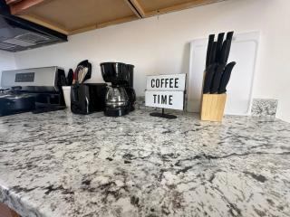GREAT VALUE 2 Bedroom Apt with 4 Beds SW4 - Johnstown - 3