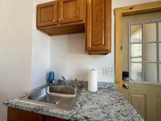 GREAT VALUE 2 Bedroom Apt with 4 Beds SW4 - Johnstown - 1