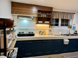 Olivescape- Charming & Cozy Wooden Cabin - 4