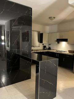 Exclusiva residencia privada con todas las comodidades para trabajar y para tu familia a 7 minutos de parques industriales 4 habitaciones - Torreón - 9