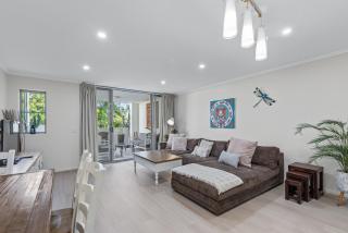 Spacious and Central Apt with HUGE Courtyard and Parking - Brisbane - 2
