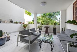 Spacious and Central Apt with HUGE Courtyard and Parking - Brisbane - 7