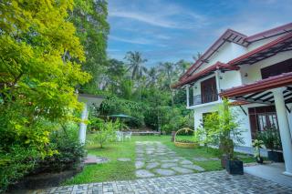 Charming Villa - - 9