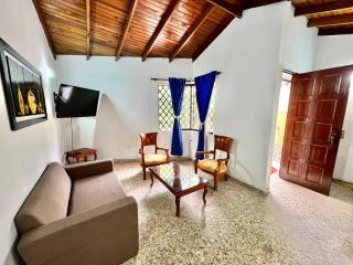 CASA FAMILAR frente al parque - Buga - 2