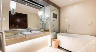 Aksu Pudong Holiday Hotel - 1