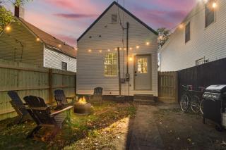 Uptown Haven Walkable Home with Bikes and Firepit near Downtown - Evansville - 0