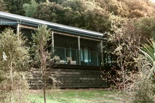 Beaks and Feathers Boutique Accommodation on Stewart Island - Stewart Island - 9