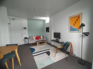 Trendy Sunny Inner city apartment - Wellington - 3