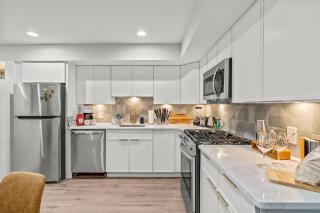 Stylish Old City 1BR Near History and Stadiums - 9