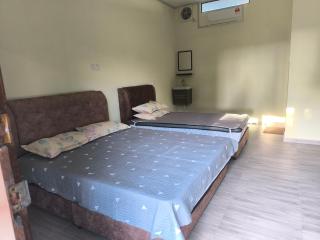 Kampung vibes with good location - Kota Bharu - 4