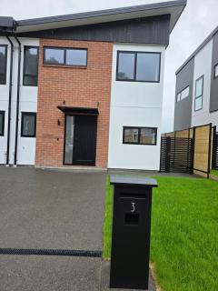 Relaxed Comfort new townhouse in Wallaceville - Upper Hutt - 5