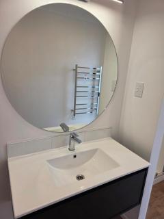 Relaxed Comfort new townhouse in Wallaceville - Upper Hutt - 2