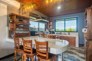 Kaluma Poas Farmstay A-frame Chalet - 4