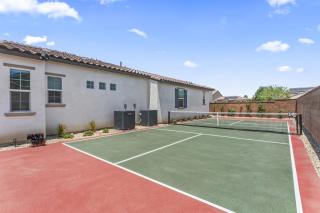 Private Pickleball Court Misters Hot Tub Pool Luxe La Quinta Home - La Quinta - 9