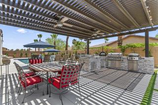 Private Pickleball Court Misters Hot Tub Pool Luxe La Quinta Home - La Quinta - 2