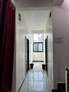 Shri prabhu dham- Near Prem Mandir - Vrindāvan - 4